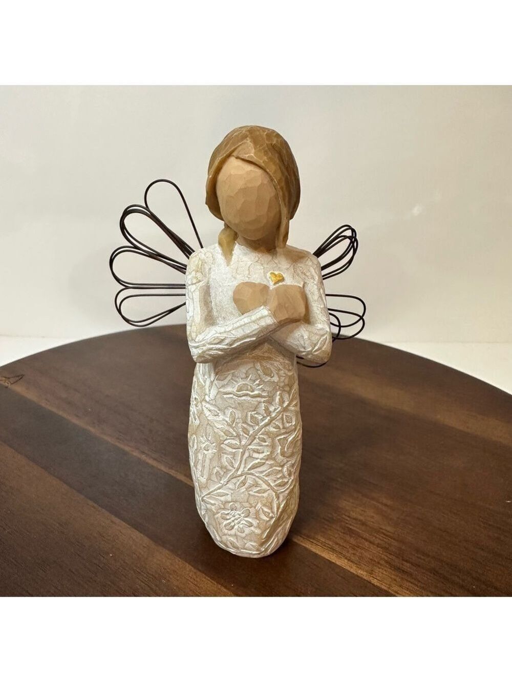Willow Tree REMEMBRANCE Angel Figure w/Gold Heart Handpainted 2010 5.25” Vintage